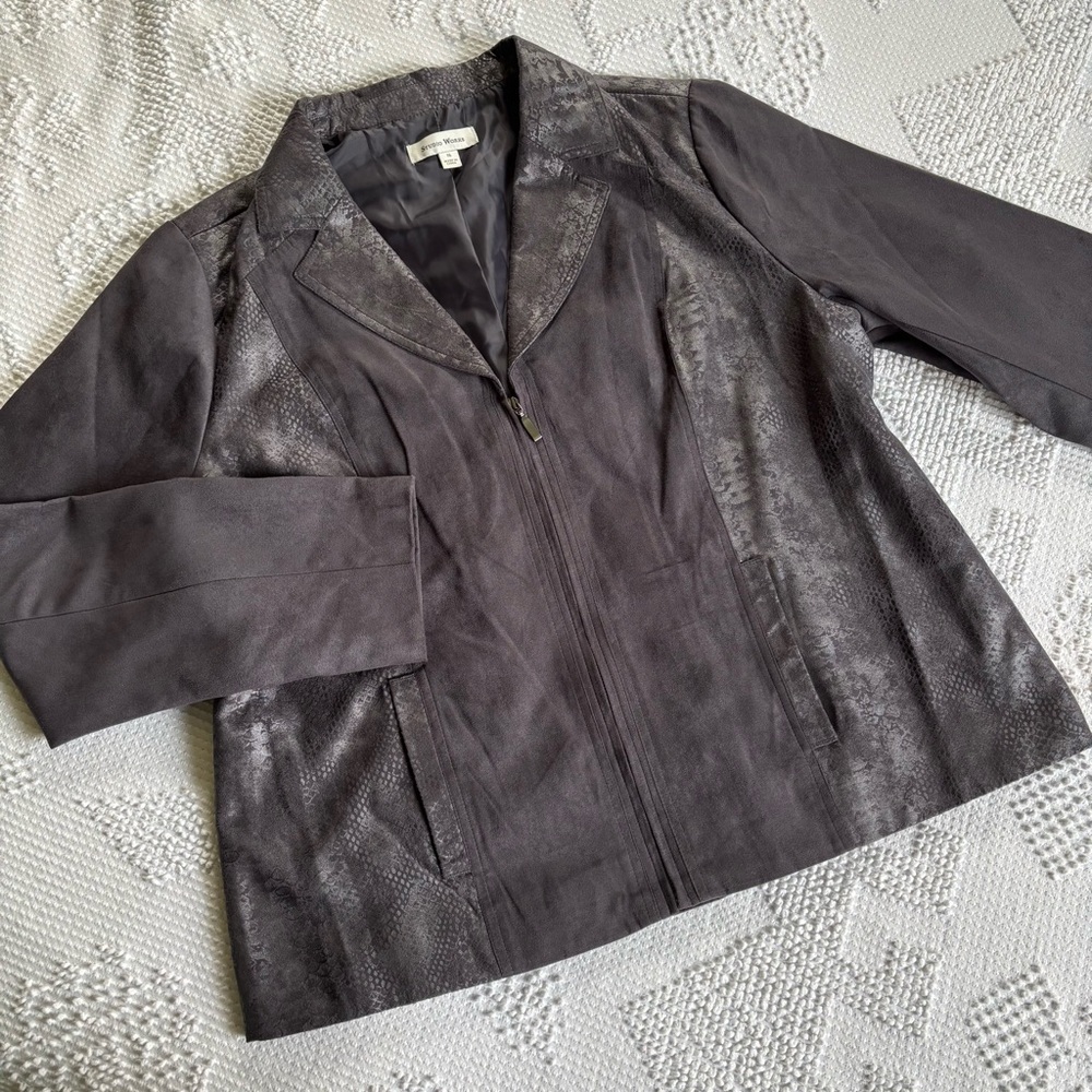 Studio Works women’s size 16 gray snake print pattern‎ lightweight zip up jacket